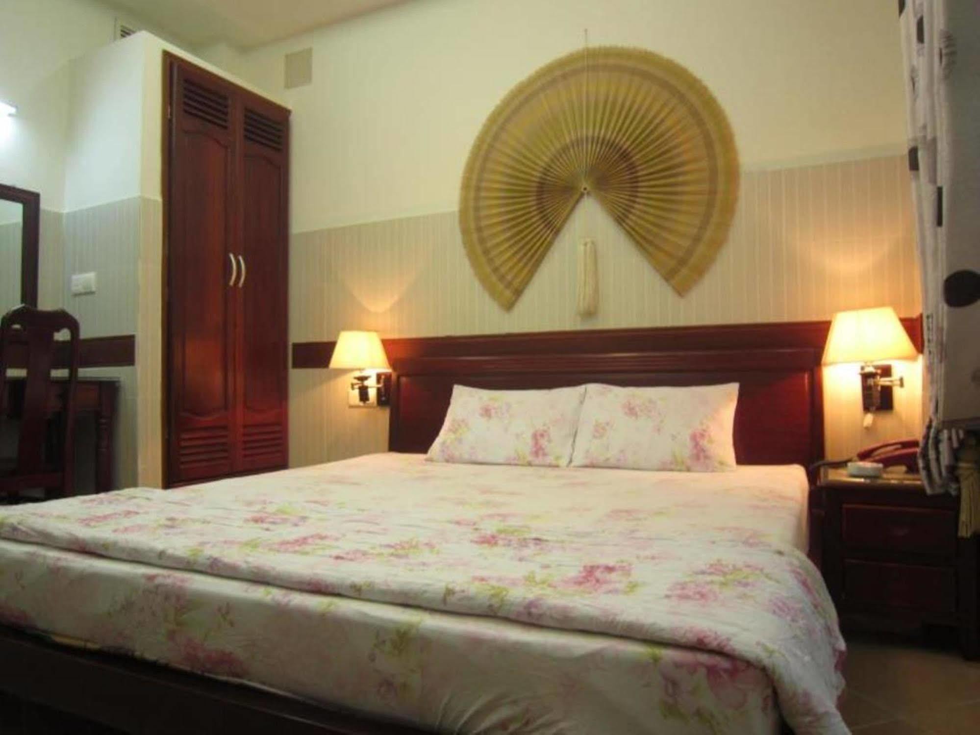 Hoang Thanh Thuy Airport Hotel 1 - Gan Am Thuc Dem Cho Hoang Hoa Tham Ho-Chi-Minh-Stadt Exterior foto